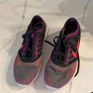 Nike training tennis shoe